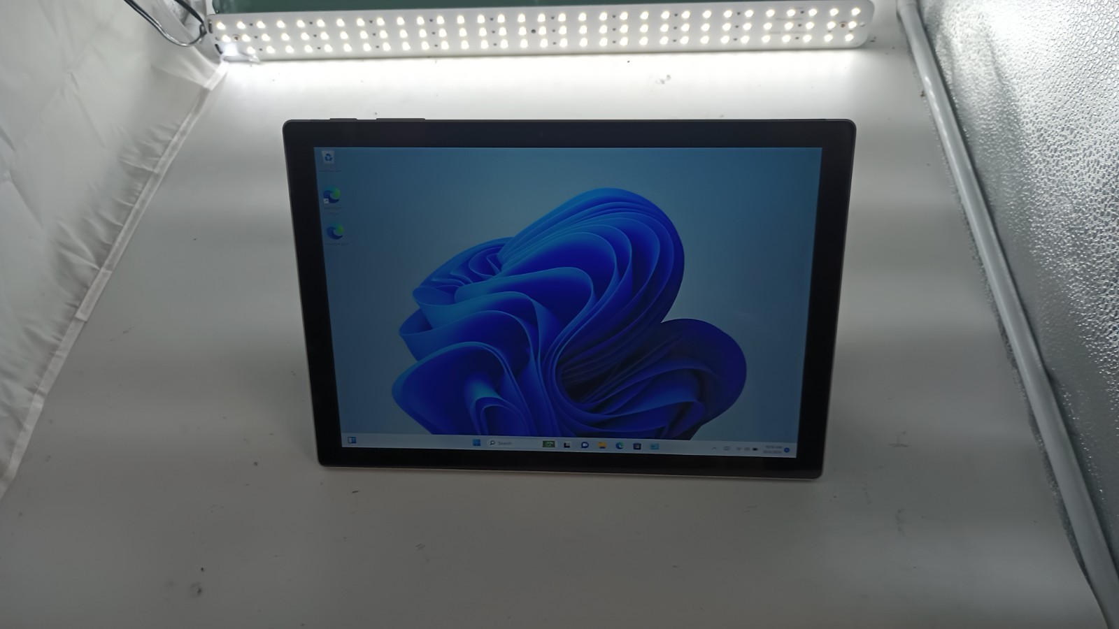 1073 SurfacePro 4.No charger i5-6300U.4GB.128GB SSD.12.3"2.5K Touch.W11.Nice