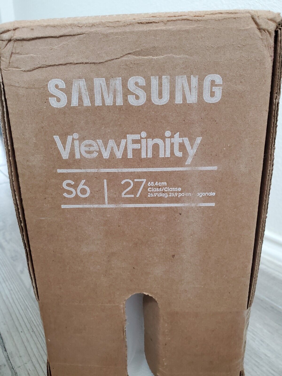 SAMSUNG S6 Series 27-Inch Viewfinity Computer Monitor - S27A600UU - New