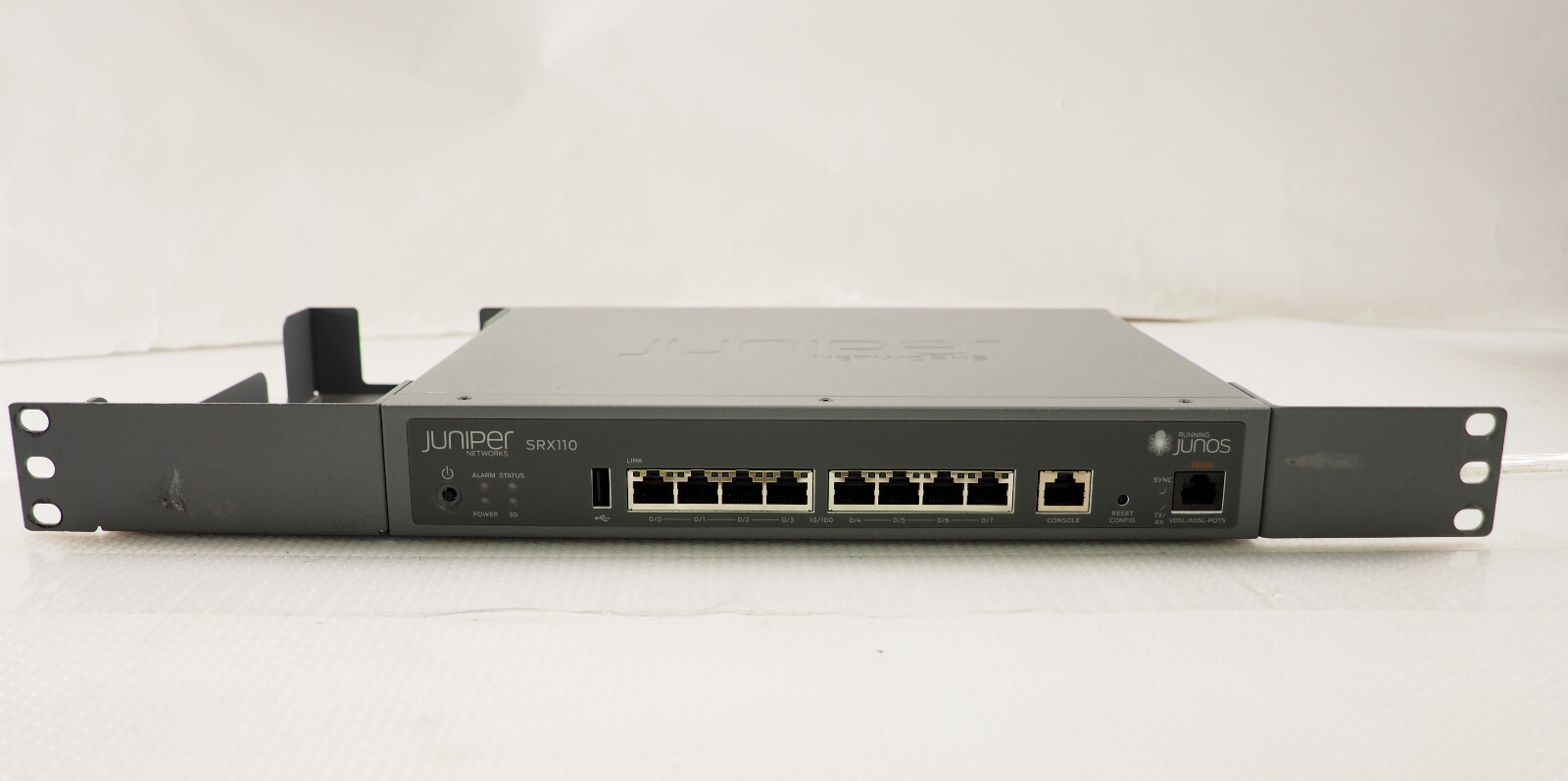 Juniper Networks SRX110 SRX110H2-VA Security Appliance w/ Brackets