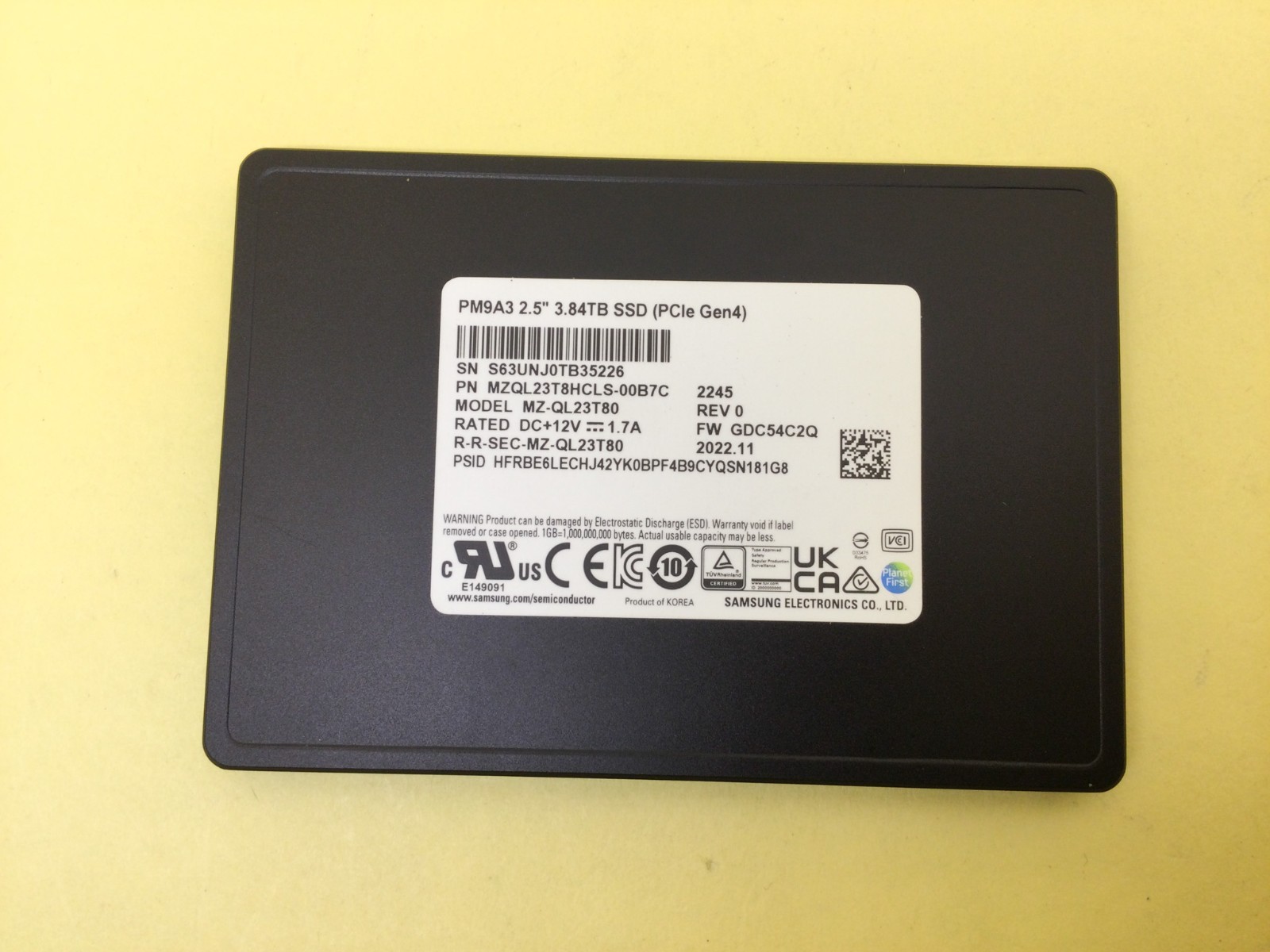Samsung PM9A3 3.84TB PCIe Gen4 x4 NVMe U.2 2.5" Internal SSD MZ-QL23T80