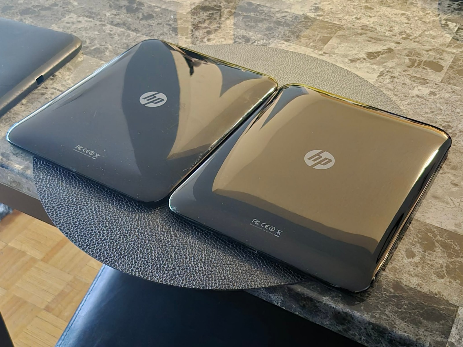 2x Hp 2011 Touchpad Tablets 16 GB 1.2Ghz, 1 has Dualboot with Cyanogen Mod