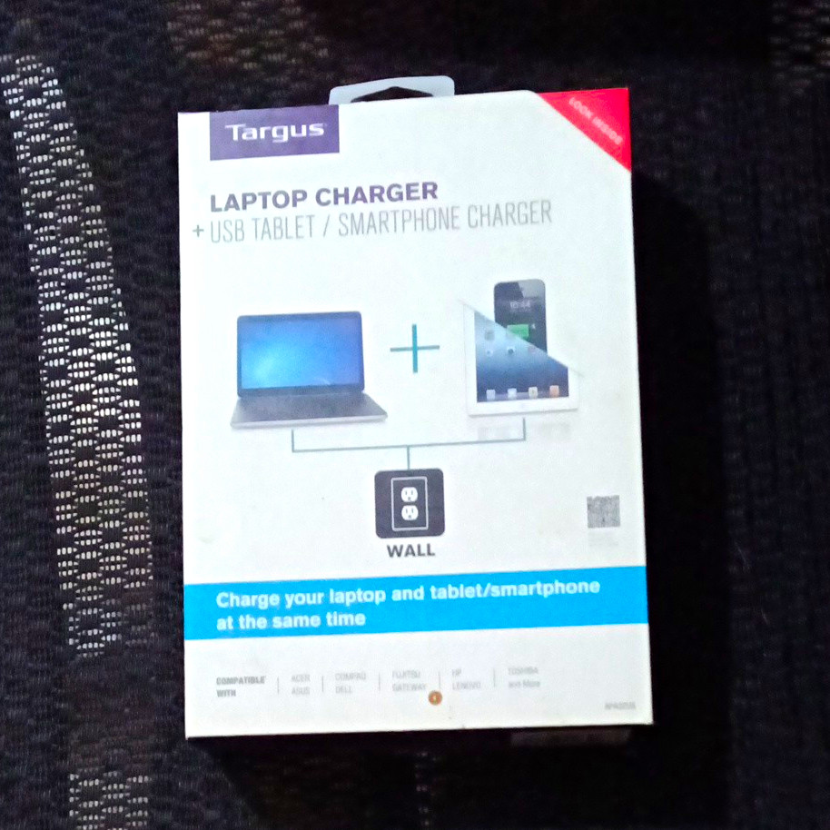 Targus APA69US 19V 4.74A AC Laptop Charger w/ USB Tablet/Phone, Black