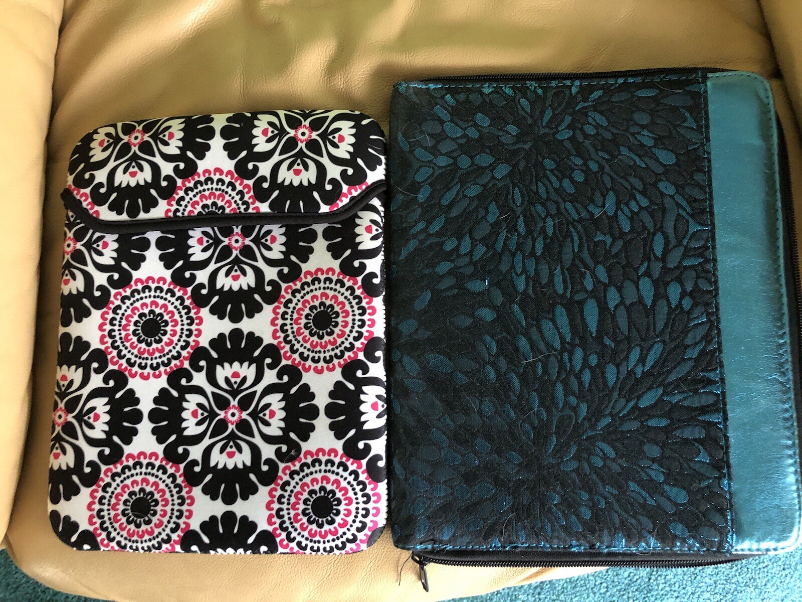 2 Tablet Ipad Noon Kindle Ereader Case Holders. Thirty One 31 Pink Pop Medallion