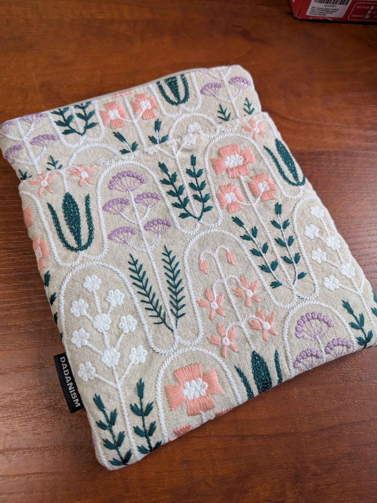 Embroidered Daisy Padded Sleeve for All-New Kindle Paperwhite, 7 Kindle Colorso