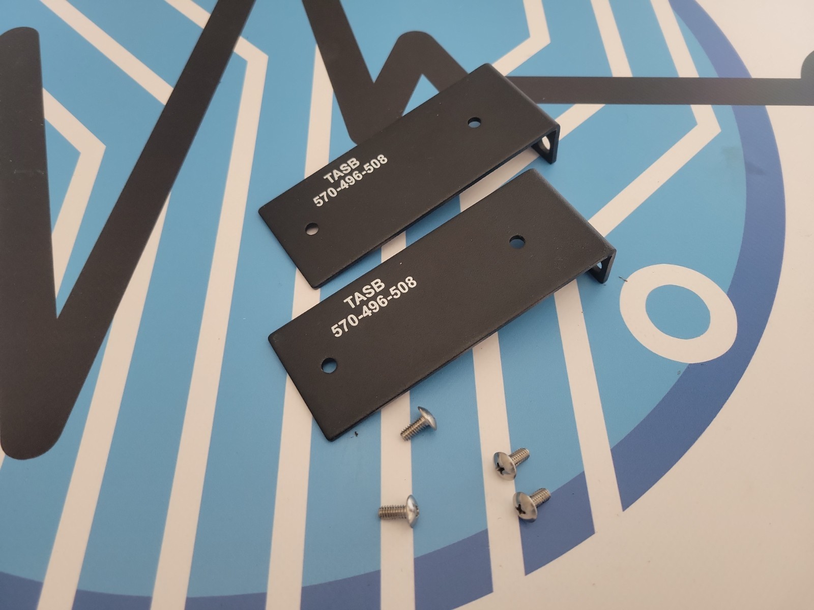 1 Set Black TASB 570-496-508 Pair of 1U Rack Ears w/ Screws for APC KVM Switch