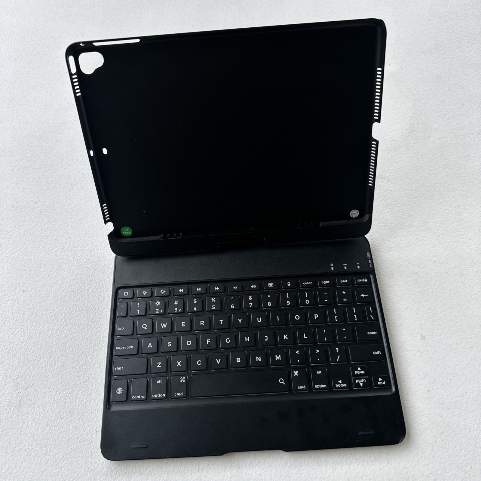 YEKBEE/TYPECASE 360X All-in-One Black 360 Degree Keyboard Case For iPad 9.7"