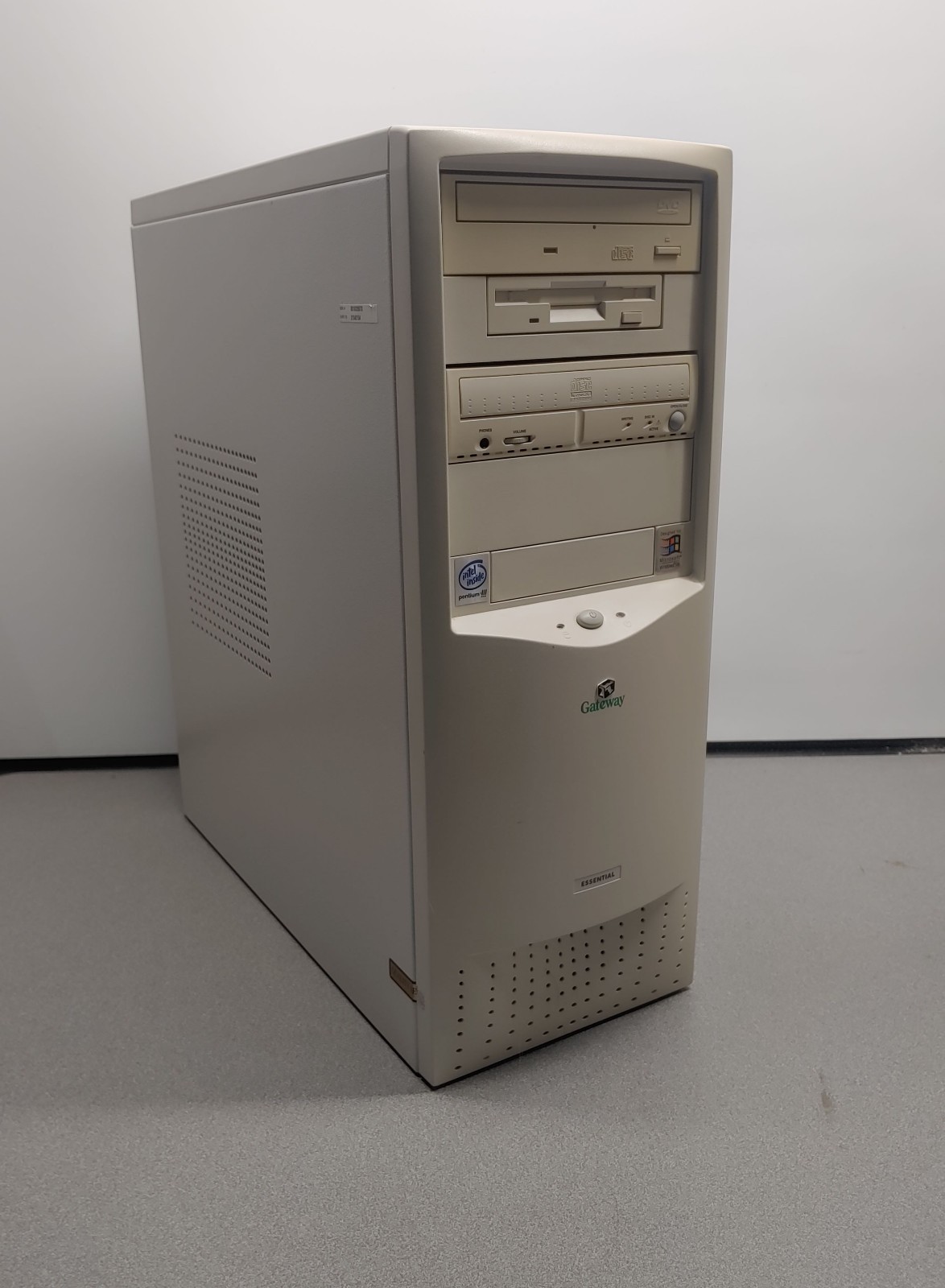 Gateway LP Mini Tower TB3 Essential 500 - PIII 500Mhz, 512MB, Windows 2000