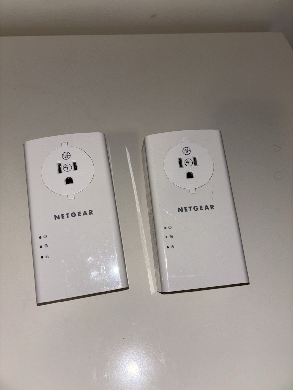 netgear powerline 2000 + extra outlet plp 2000 (lot of 2)