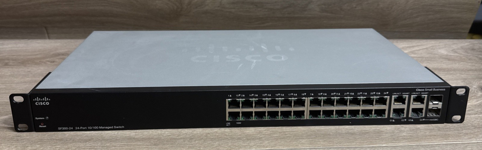 Cisco SF300-24P 24-Port 10/100 PoE Managed Ethernet Switch WORKING