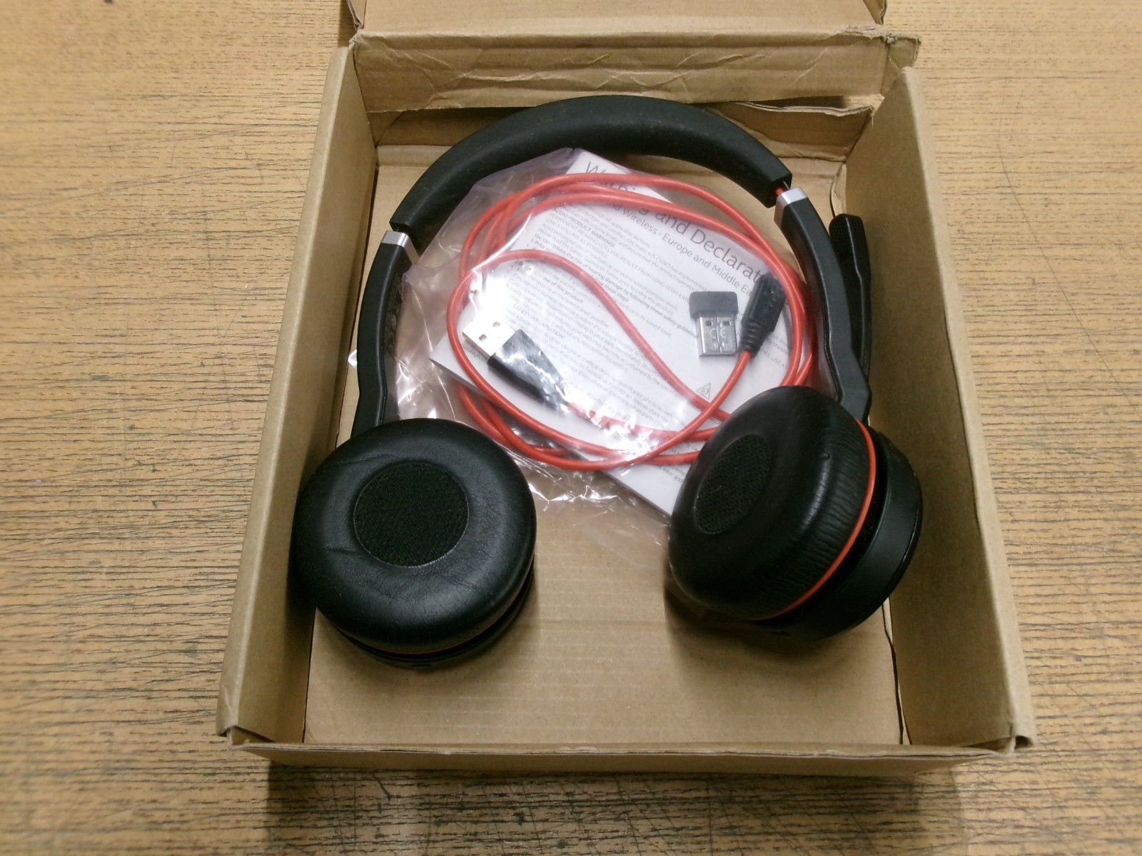 NEW OPEN BOX JABRA GN EVOLVE 75 BLUETOOTH HSC040W- CRACKED MIC