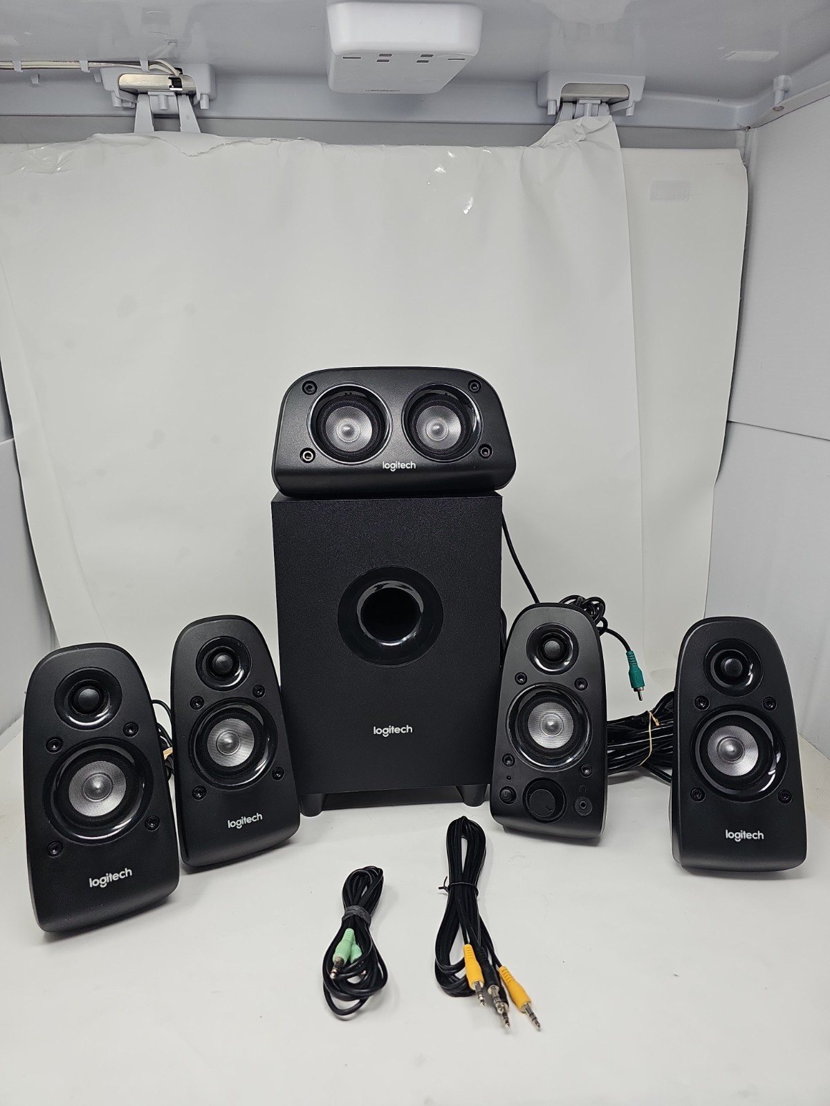 Logitech Z-506 5.1 Surround Sound Speaker System 6pc Set in Original Box