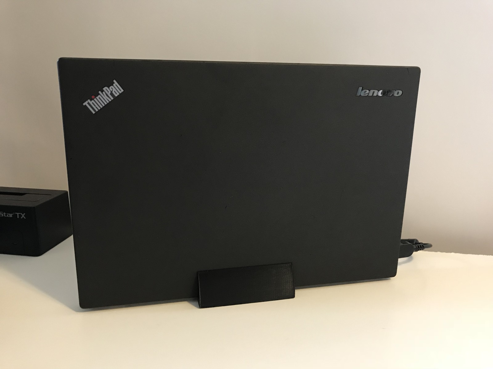 ThinkPad Vertical Stand for X240 3D-Printed