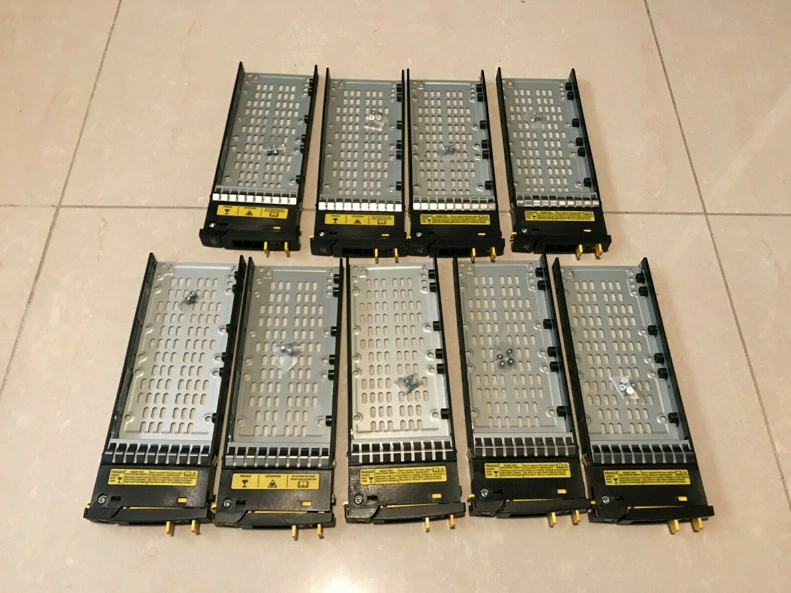 710386-001 HP 2.5 inch for HP 3PAR StoreServ Drive Tray with screw - Qty 9