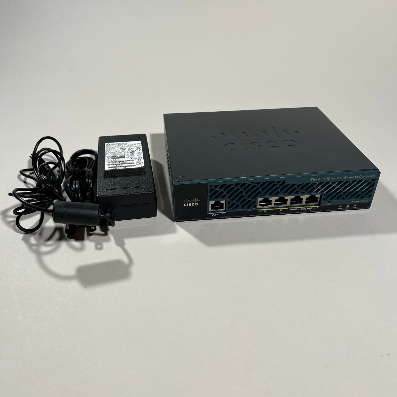 Cisco AIR-CT2504-K9 2504 Wireless LAN Controller WLC Tested w/ Power Adapter