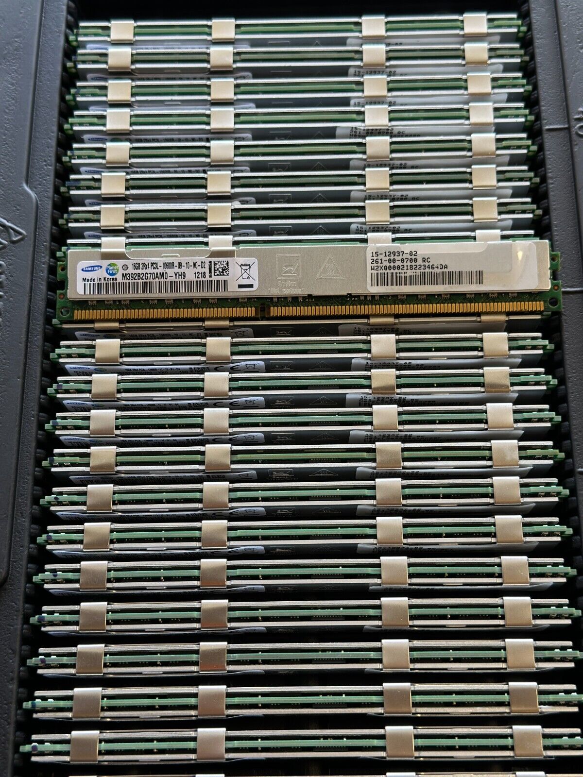Samsung 25x 16GB (400GB) PC3L-10600R RDIMM ECC REG Server Memory RAM 49Y1528