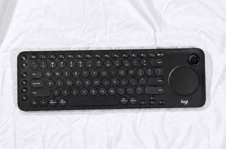 Logitech K600 TV Wireless Keyboard with Touchpad and D-Pad for Smart TV PC & USB