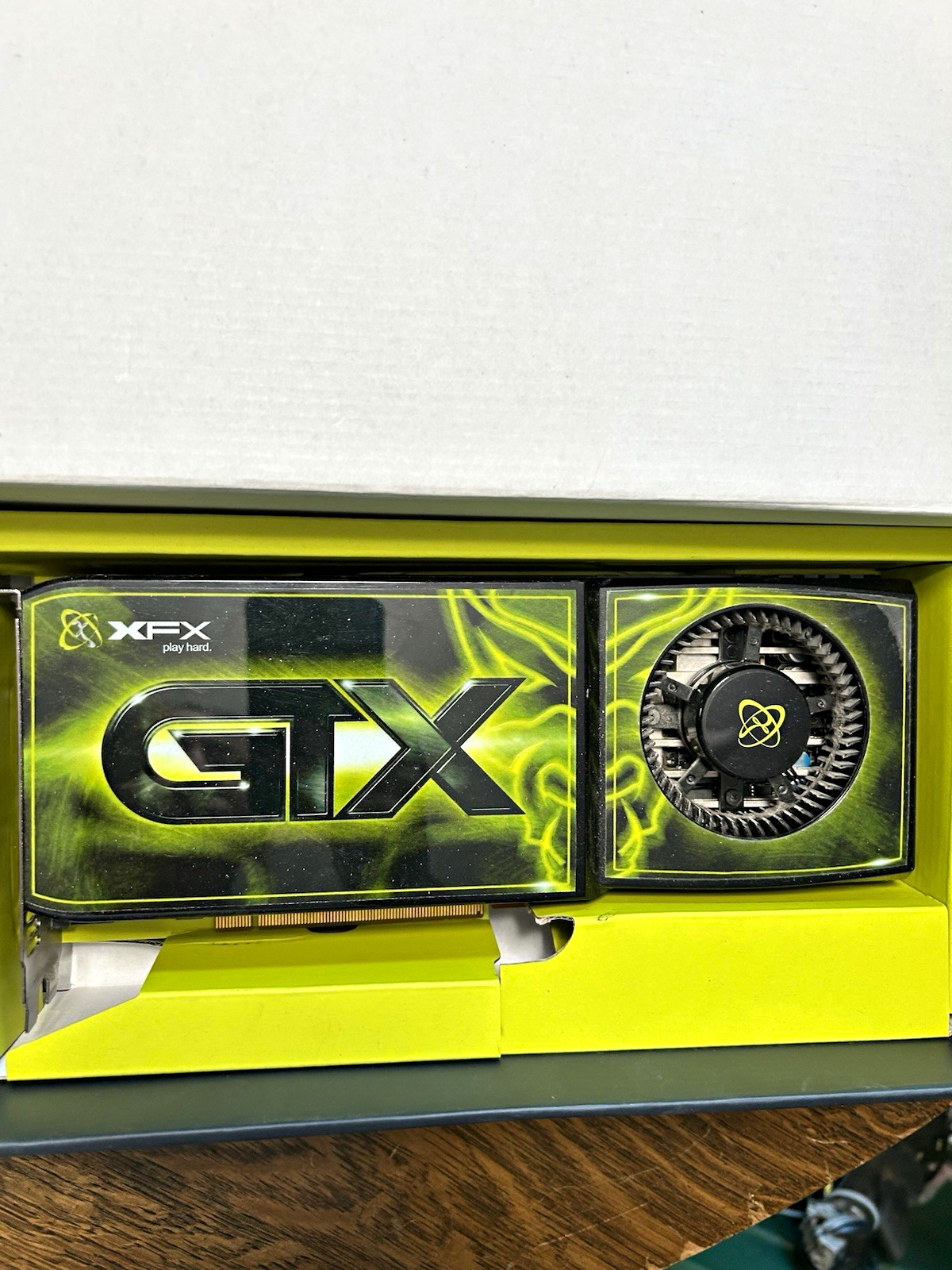 XFX NVIDIA GeForce GTX 285 1GB GDDR3 PCIe Graphics Card w/ Original Box 
