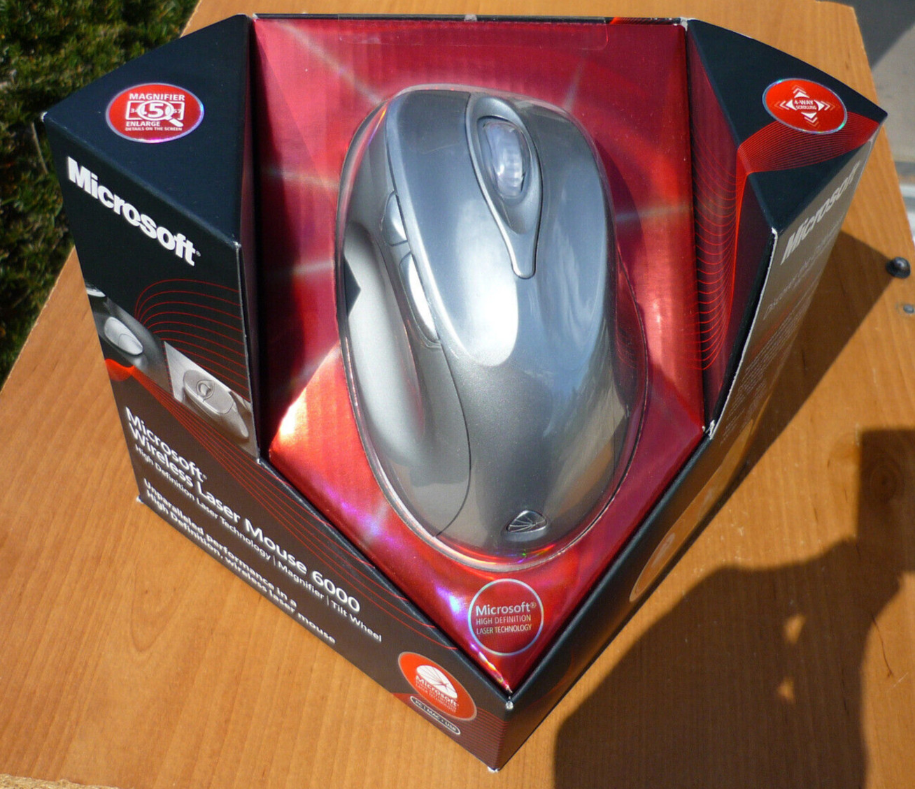 [NEW/SEALED] Microsoft Wireless Laser Mouse 6000 Silver 1053 (B5V-00001)