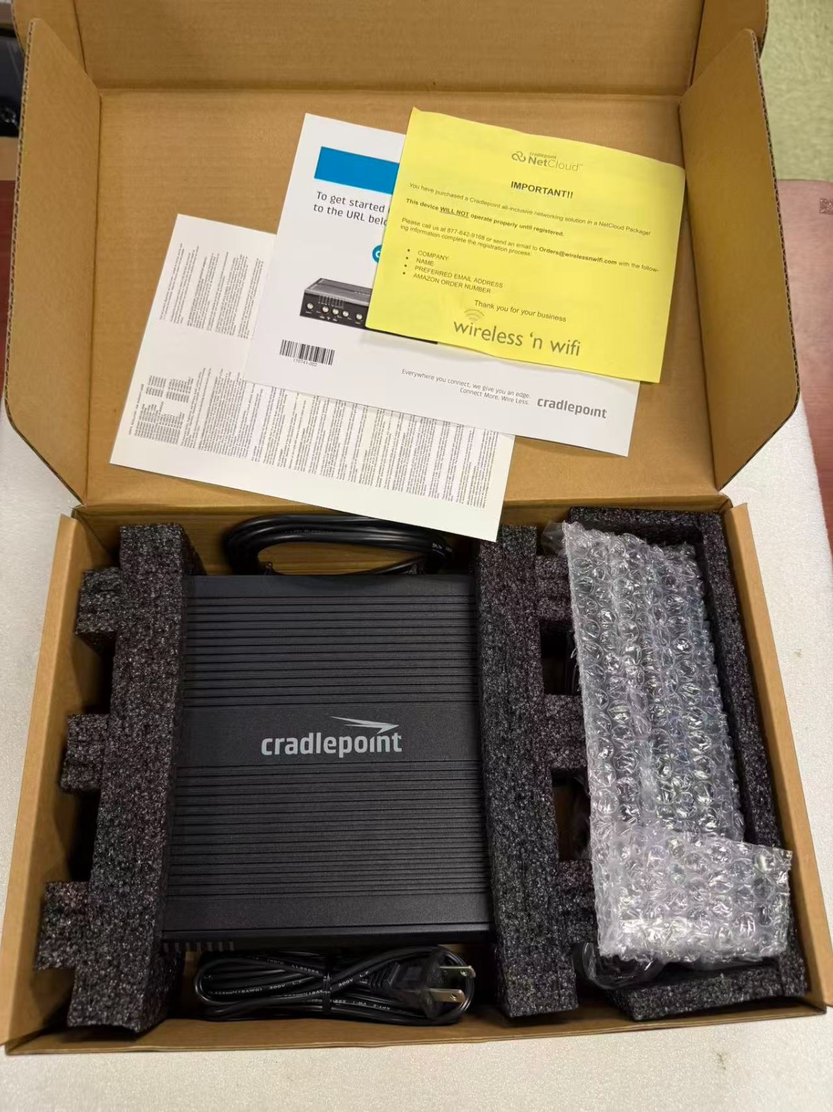 Cradlepoint AER2200-600M Cellular Router NEW