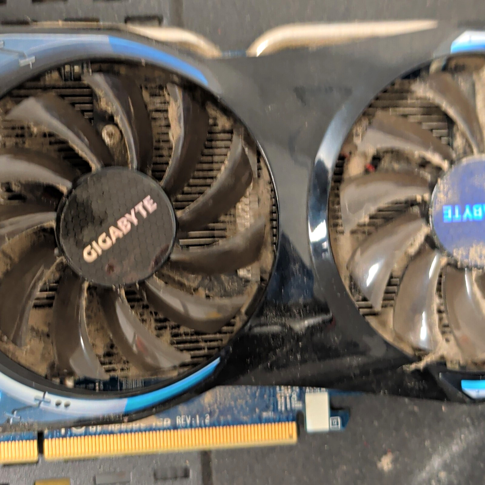 GIGABYTE NVIDIA GeForce PCIe x16 Graphics Card HDMI DVI-D Dual Fan
