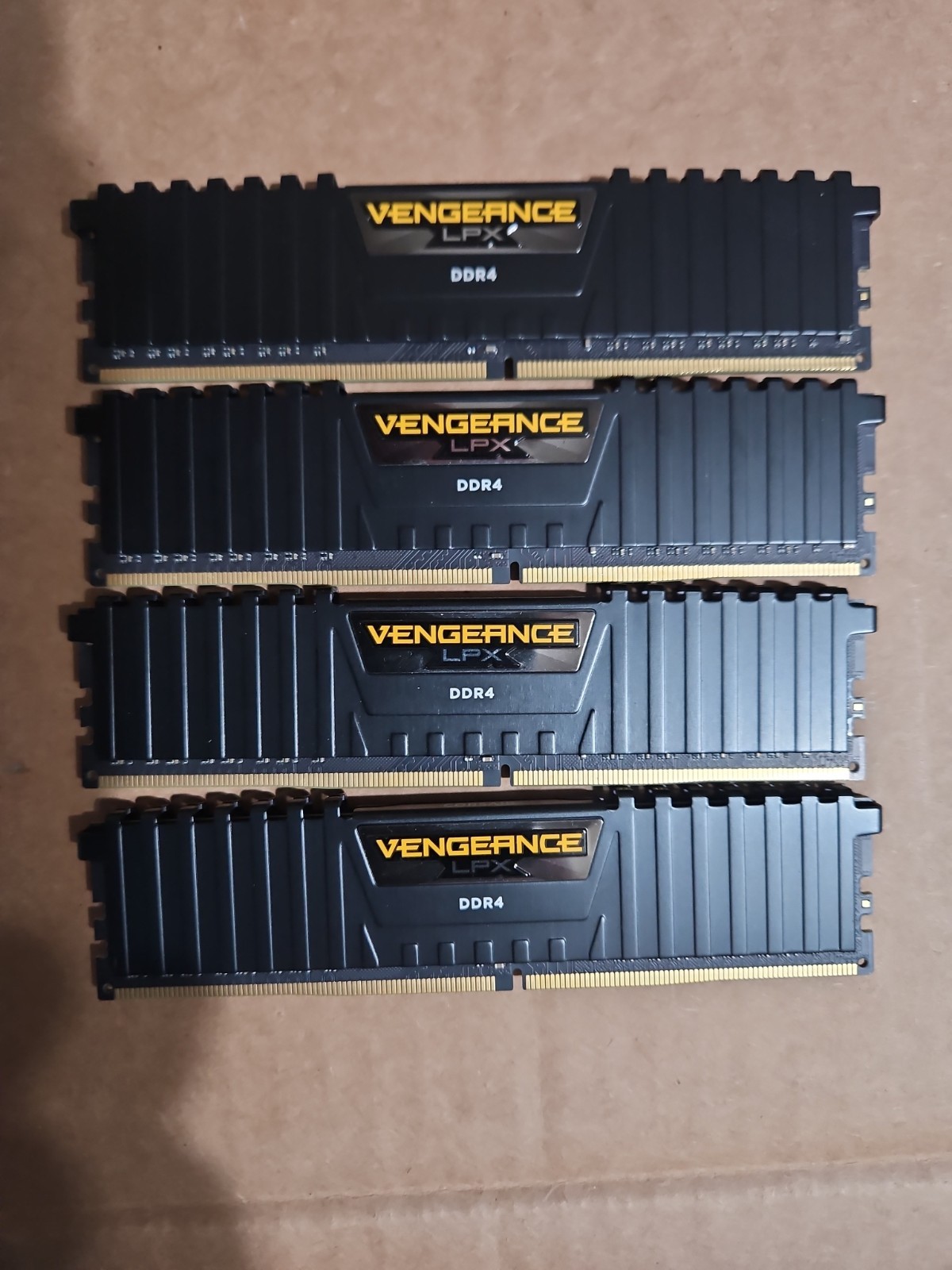 Corsair Vengeance LPX CMK32GX4M4K4000C19 32GB (4x8GB) DDR4-4000 RAM PC Mem