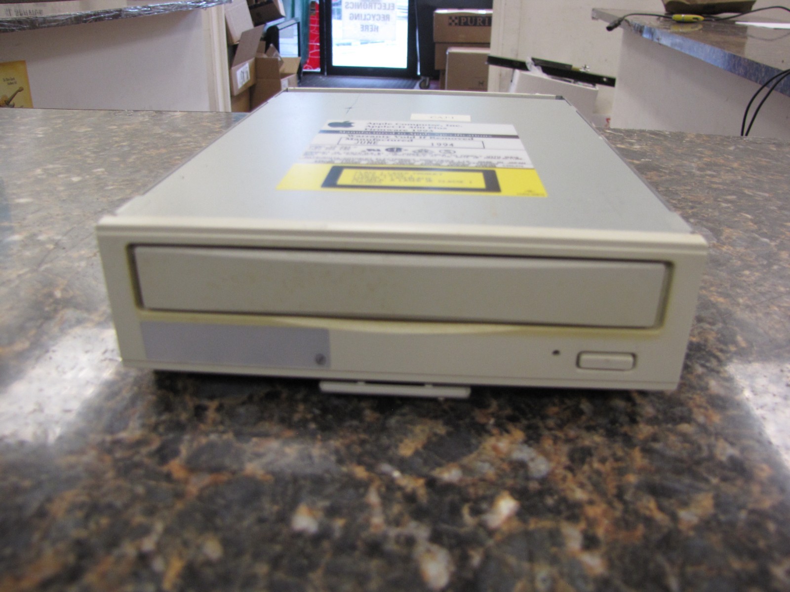 Apple Computer CR-503-C AppleCD 300 Plus Firmware 1993 - IO4