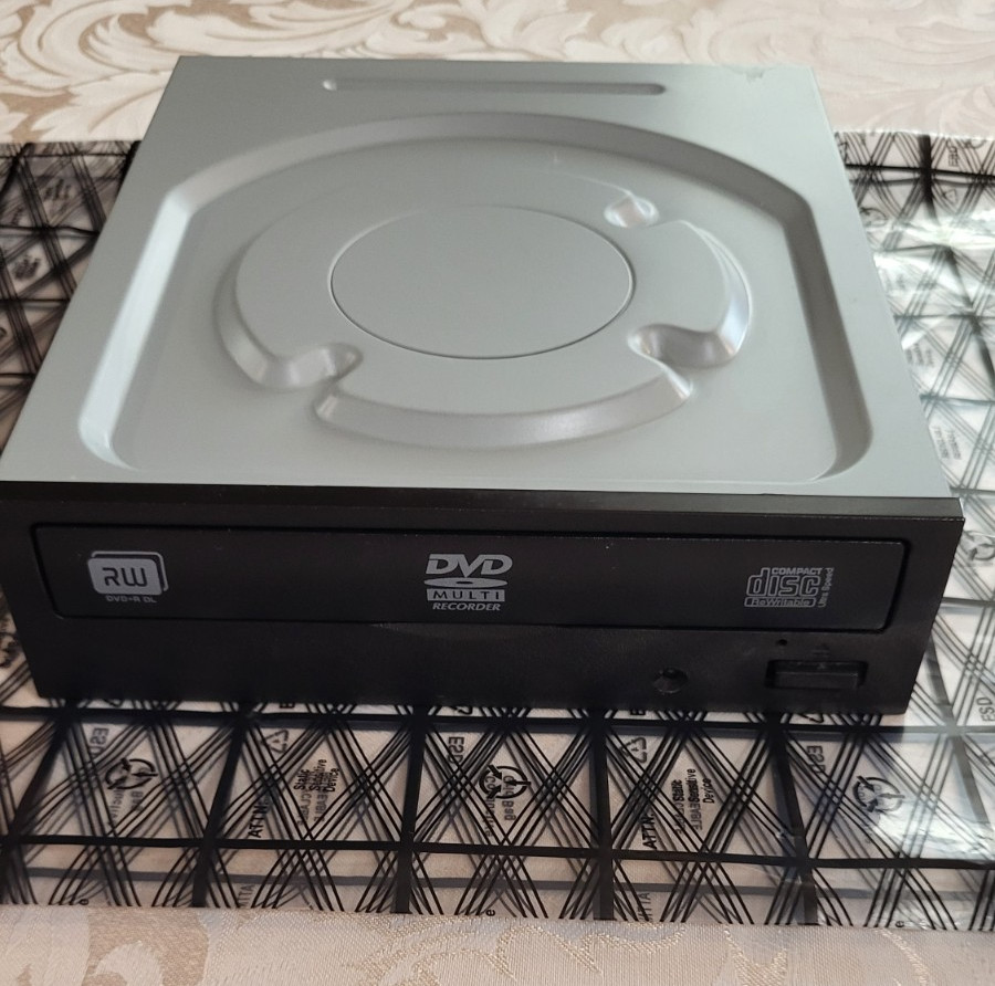 Lite-On iHAS124 Internal DVD/CD Rewritable Drive SATA 24x Writer Burner Ripper