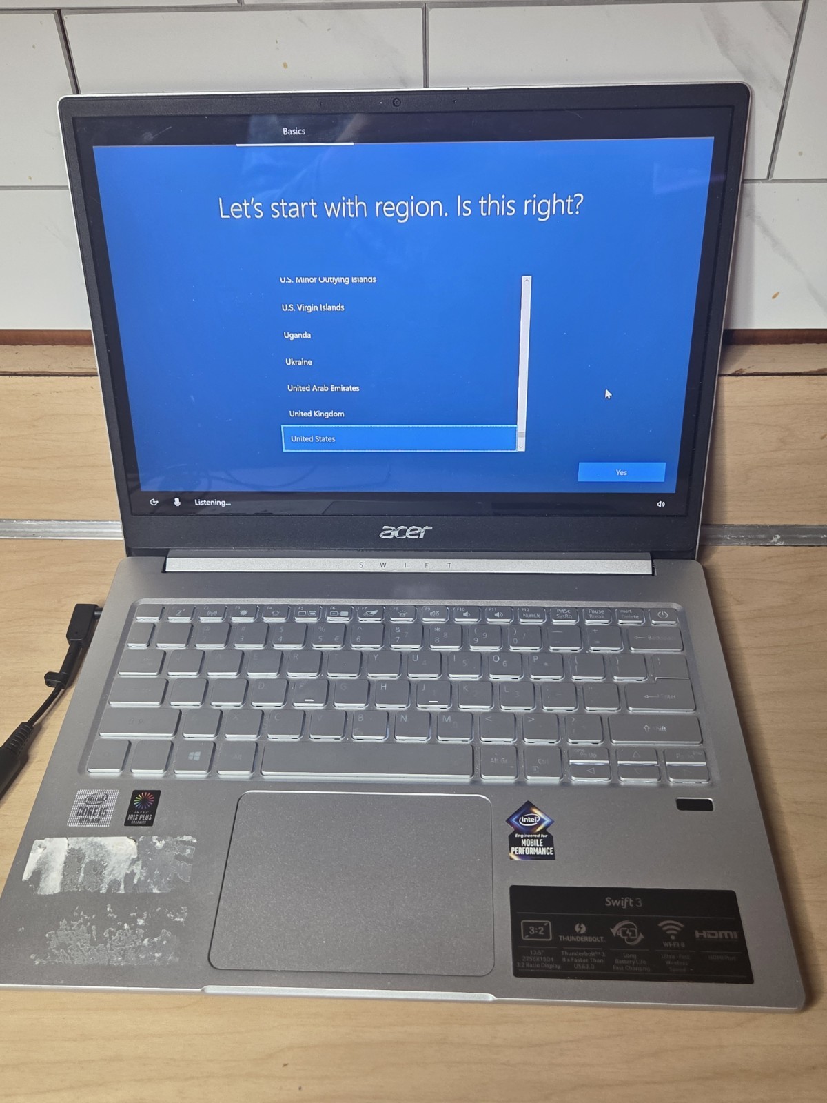 Acer Swift 3 SF313-52 14" i5-10 8 GB RAM 256GB SSD Windows 10 NEEDS NEW BATT*