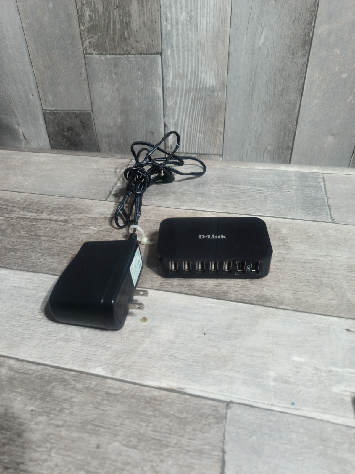 D-LINK MODEL DUB-H7 HIGH SPEED USB 2.0 7-PORT MULTI PURPOSE POWERED HUB