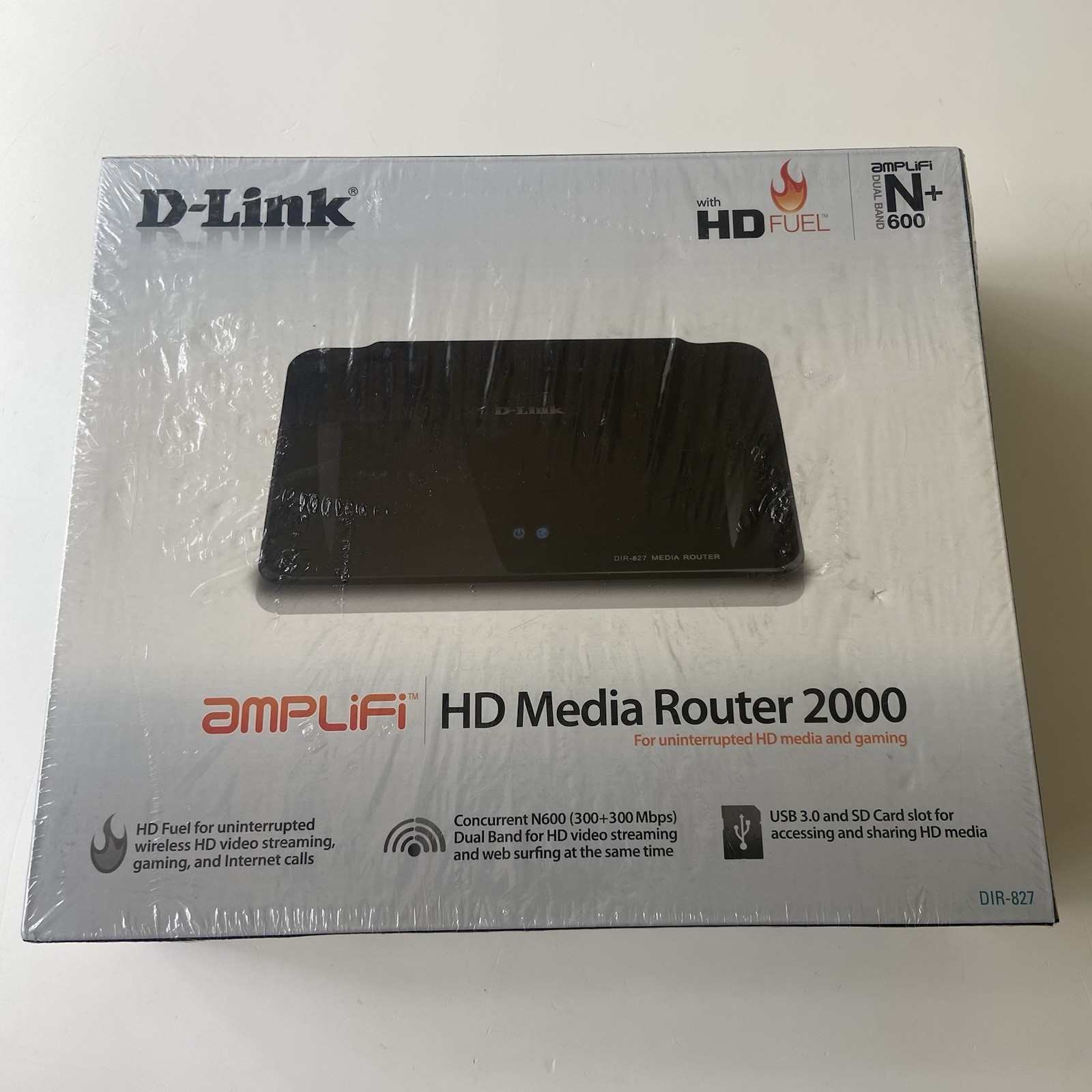 D-Link Amplifi HD Media Router 2000 DIR-827 Dual-Band Wi-Fi N600 Router 4-Ports