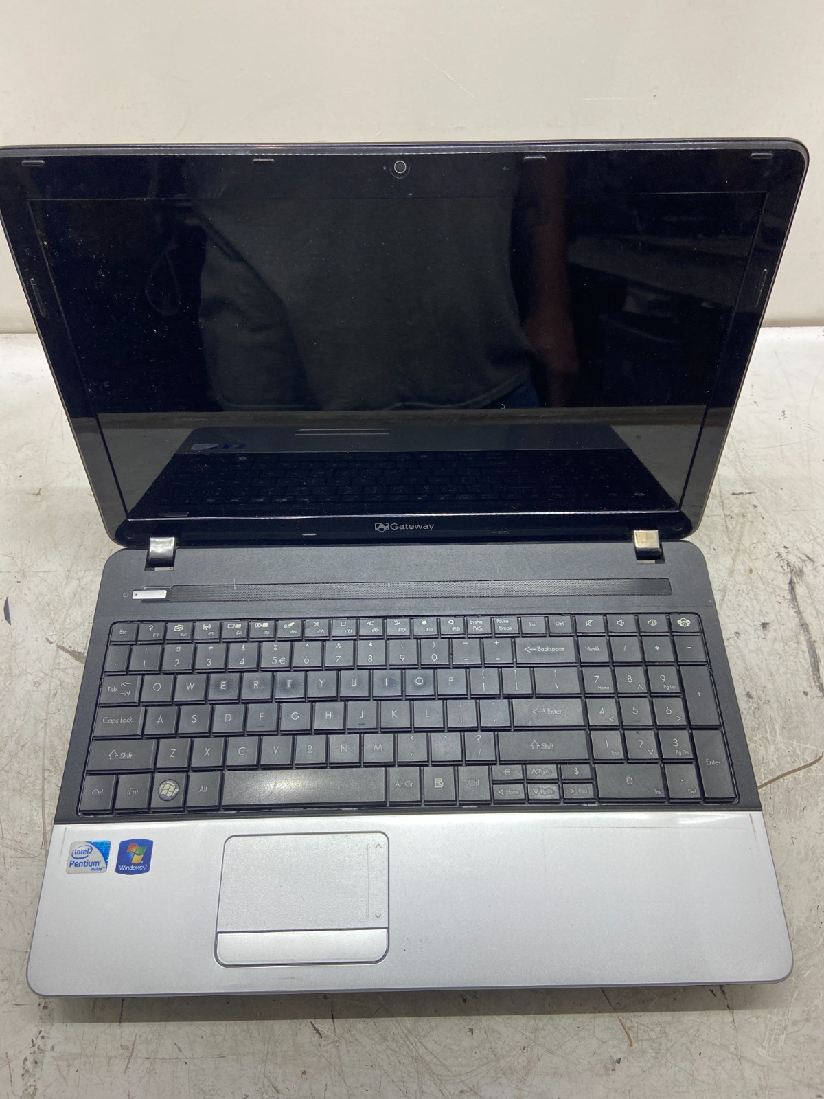 Gateway Q5WTC Intel Pentium NO HDD