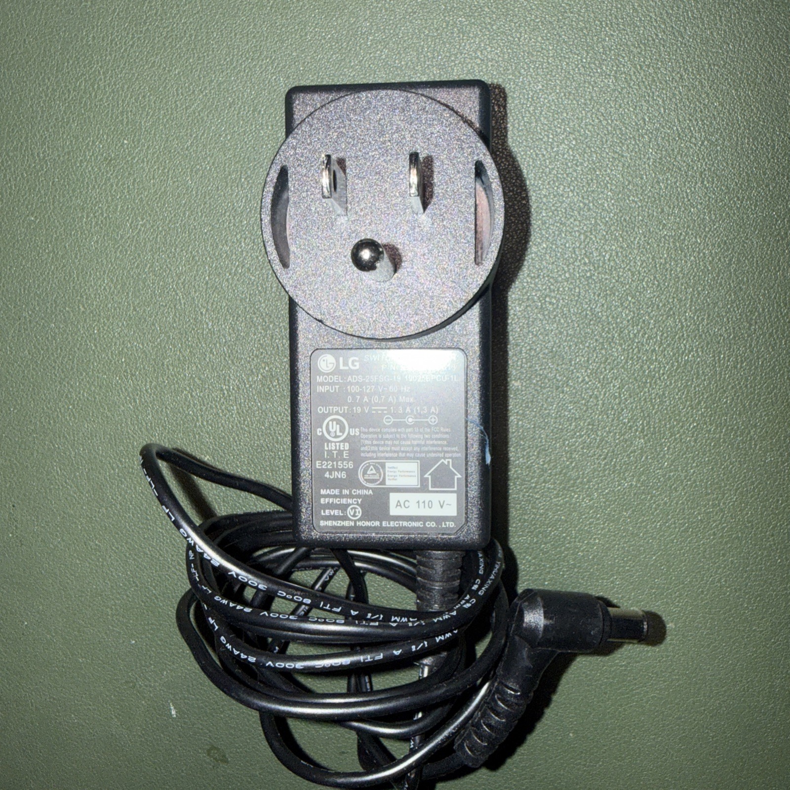 OEM Genuine LG Switching Adapter Charger 19V 1.3A 25W ADS-25FSG-19 EAY62768613 