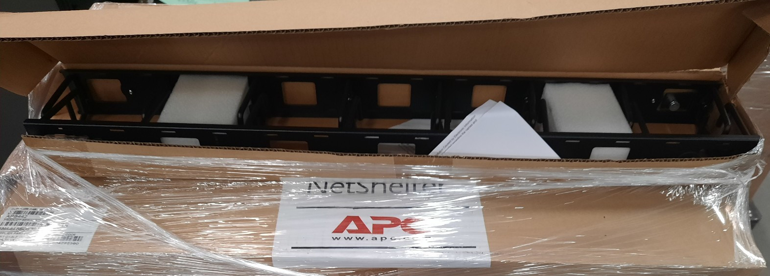 APC Schneider AR8442 NetShelter Cable Management Vertical Cable Manager