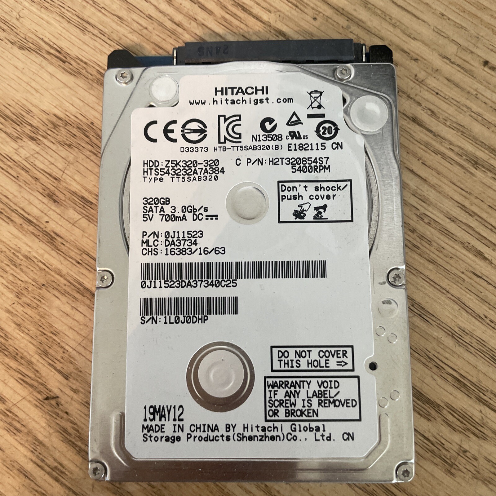 Hitachi HTS543232A7A384 P/N:0J11523 MLC:DA3734 320GB 7mm 2.5" SATA Hard Drive