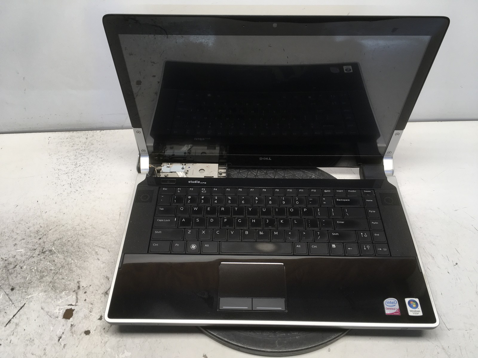 Dell Studio XPS 1640 Intel Core 2 Duo P8600 2.4GHz 4 GB NO HDD No Batt