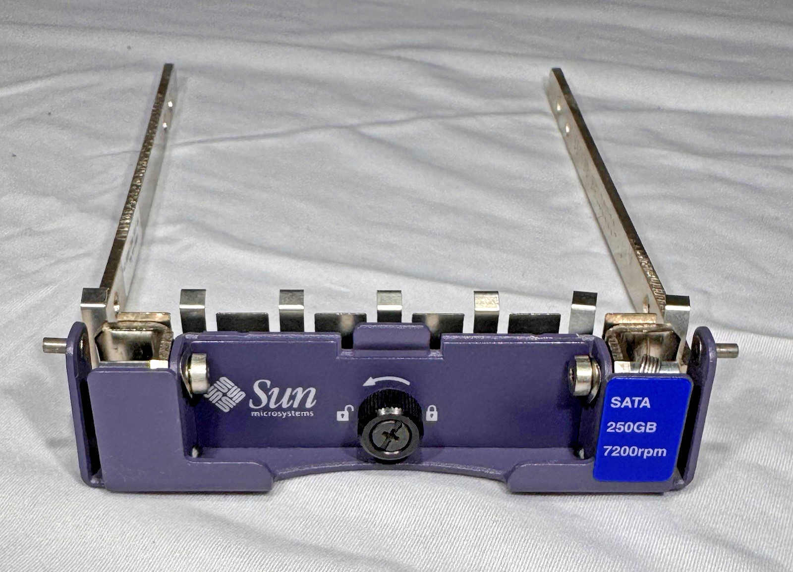 Sun StorEdge 3511 SATA Disk Drive Mounting Bracket, 82-00001200 / 71-00000759
