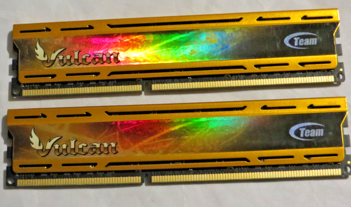 Team Vulcan 8GB (2x4GB) 1600 MHz DDR3 RAM TLYD34G1600HC9BK CL9-9-9-24 1.5V