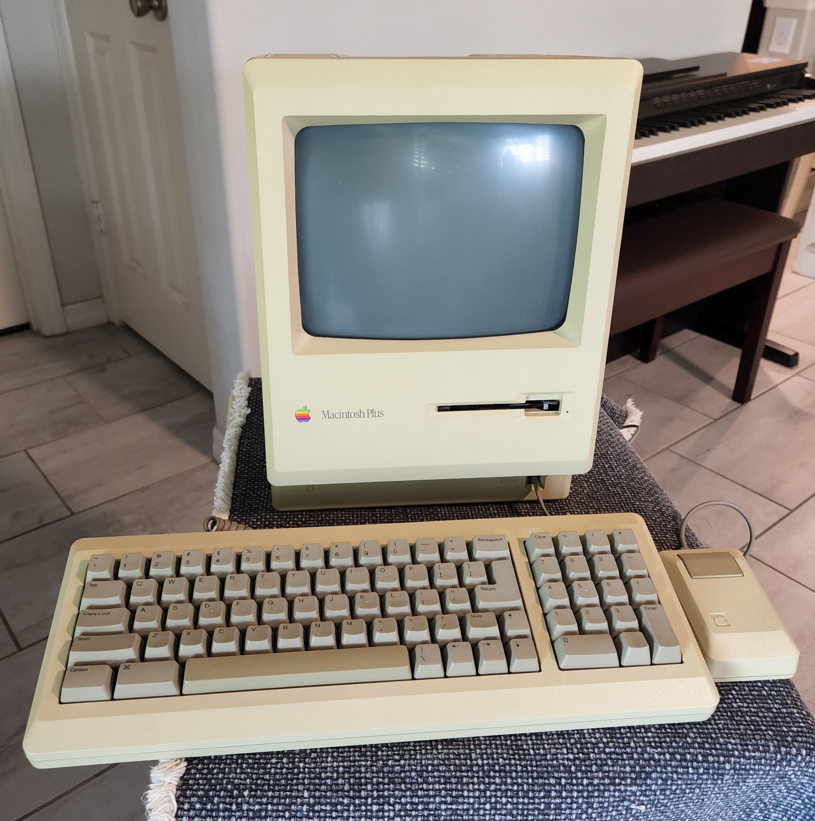 1987 Apple Macintosh Plus 1Mb Vintage Desktop Computer