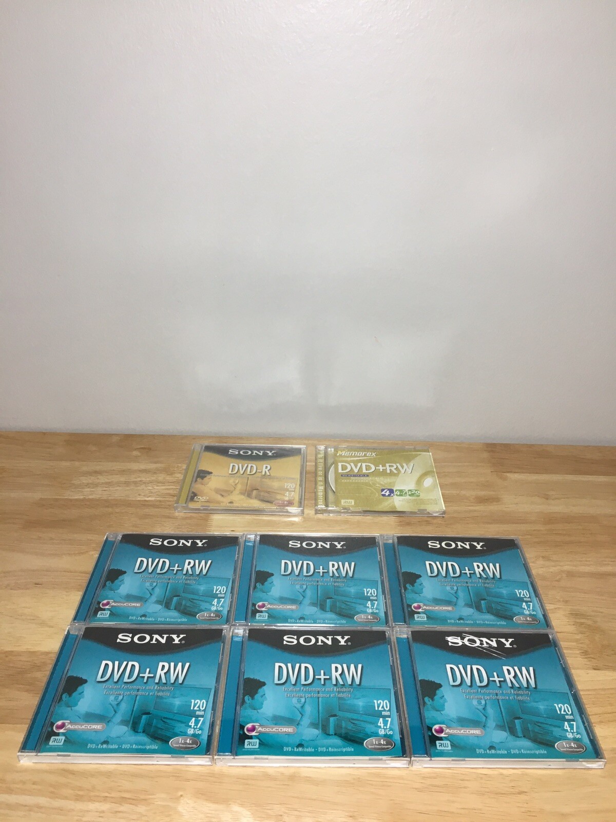 8 Total (1) Sony DVD-R DMR47L2  4.7 GB 120 Minutes Sealed (6) DVD+RE (1) DVD+RW