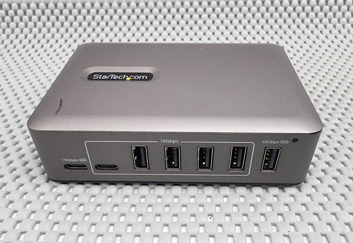 StarTech 10-Port USB-C Hub - 8x USB-A/2x USB-C (NO POWER SUPPY/CABLES)