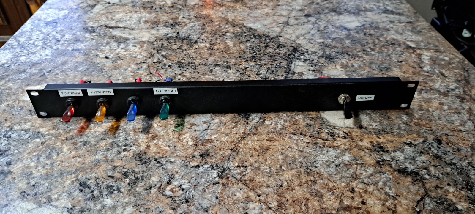 Middle Atlantic switch panel with switches for lowell ldsr1018 & others