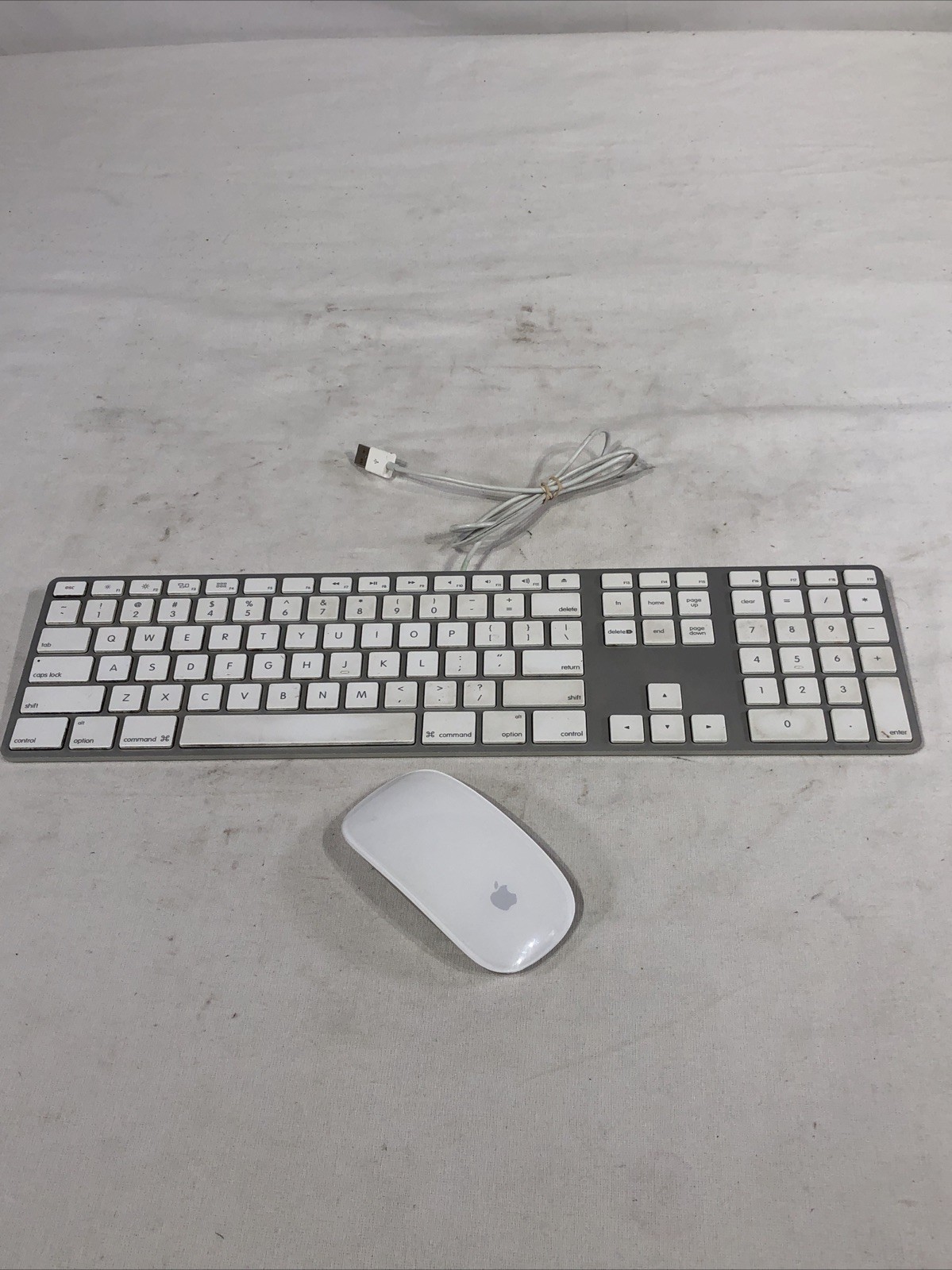 Apple A1243 Aluminum Wired Keyboard MB110LL/A & A 1269 Mouse