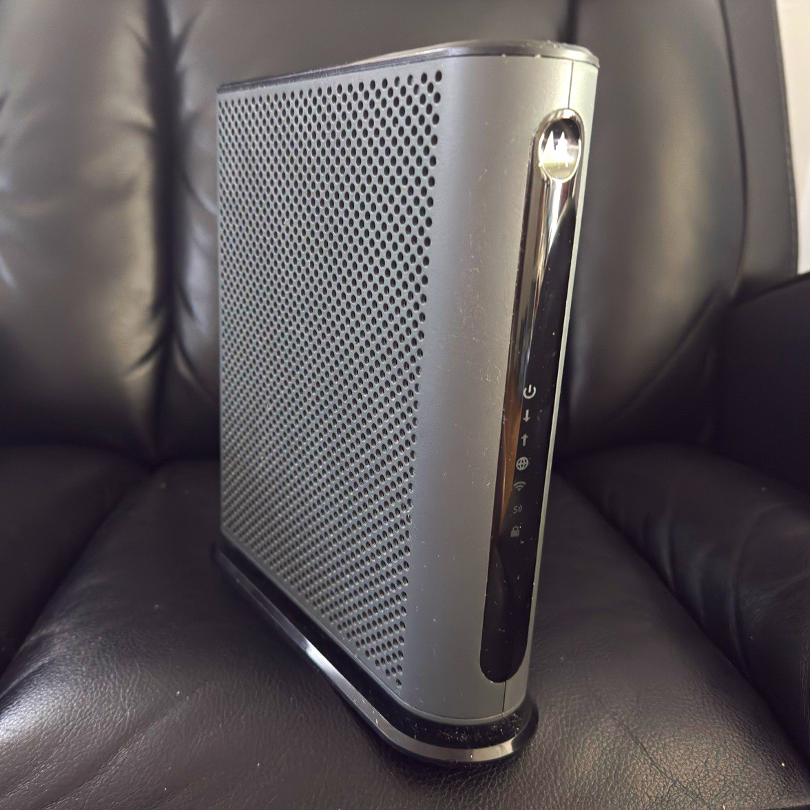 Motorola MG7550 2-in-1 Cable Modem with Built-in WiFi Router and Power Boost