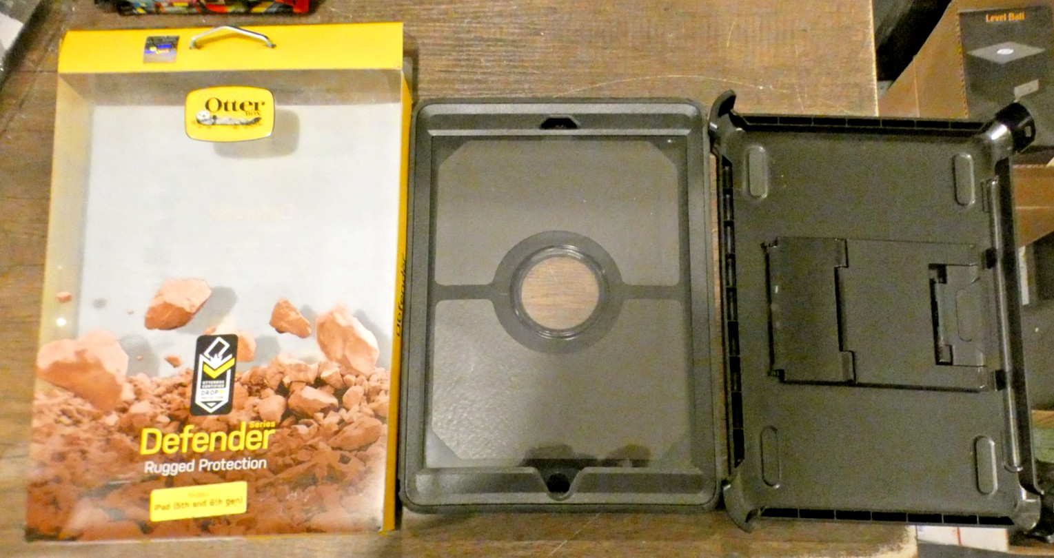 OtterBox 7755876 Defender Case for Apple iPad 5th and 6th Generation - Black