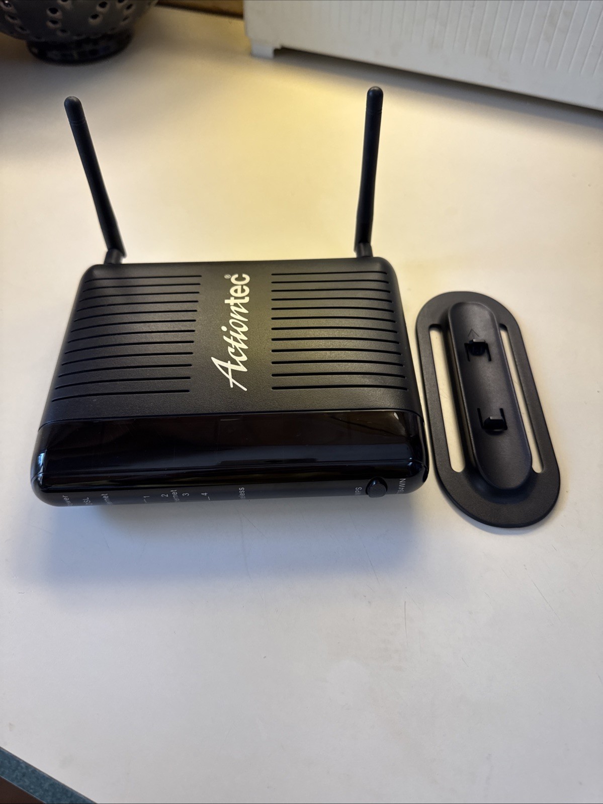 Actiontec GT784WN 4 Port 10/100 Wireless N Router