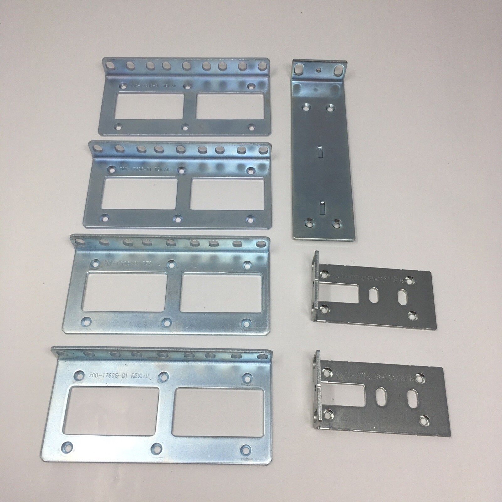 Lot Cisco Rack Mount Ears (4x) 700-17696-01 (2x) 700-45575-01 (1x) 700-30090-04