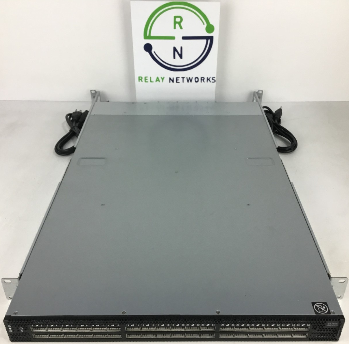 Mellanox MSB7890-ES2F 36x 100GbE QSFP28 R2F EDR 100Gb/s w/Rail kit.  SB7890