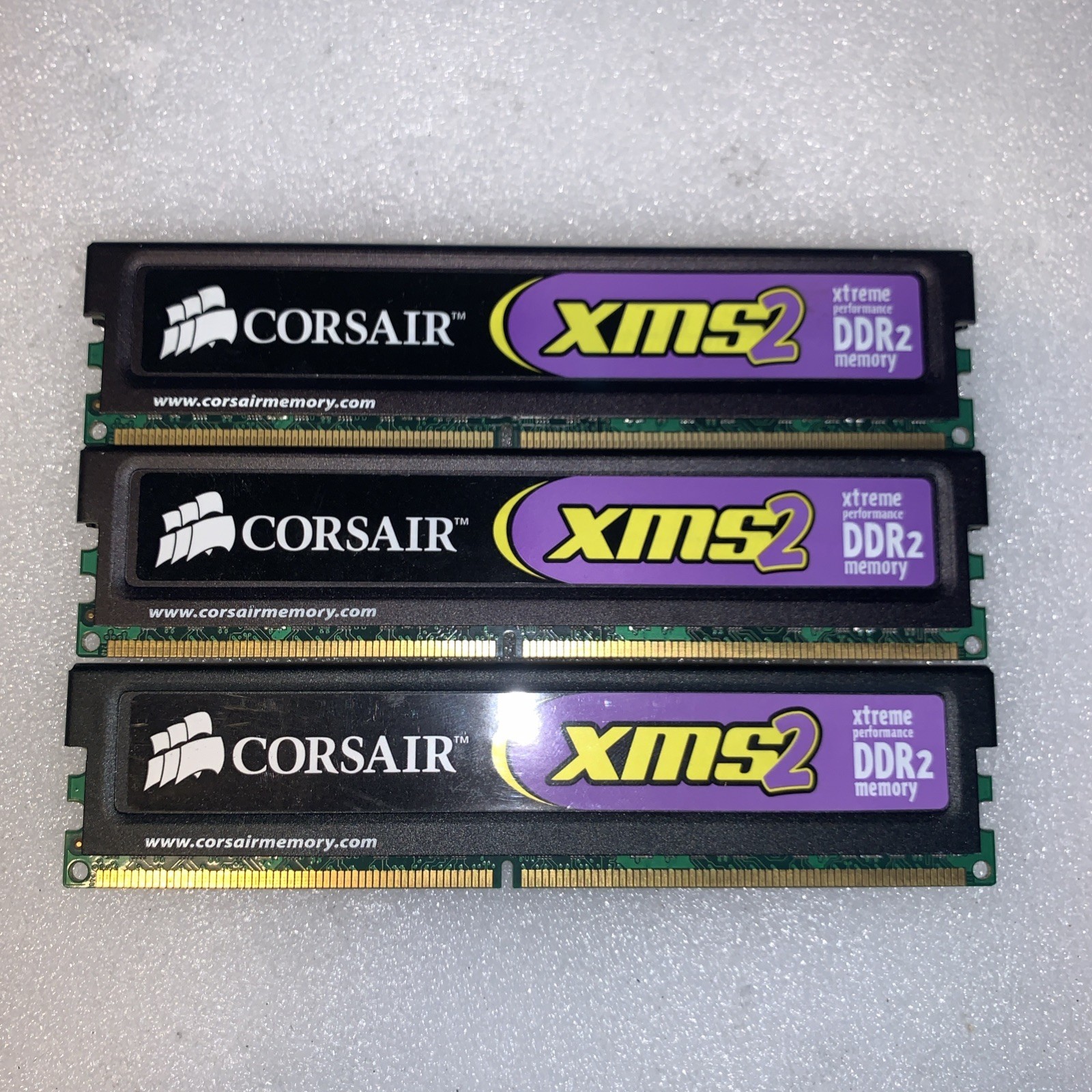 Lot of 3 Corsair XMS2 1GB DDR2-675 PC2-5400 CL4 CM2X1024-5400C4 Desktop RAM
