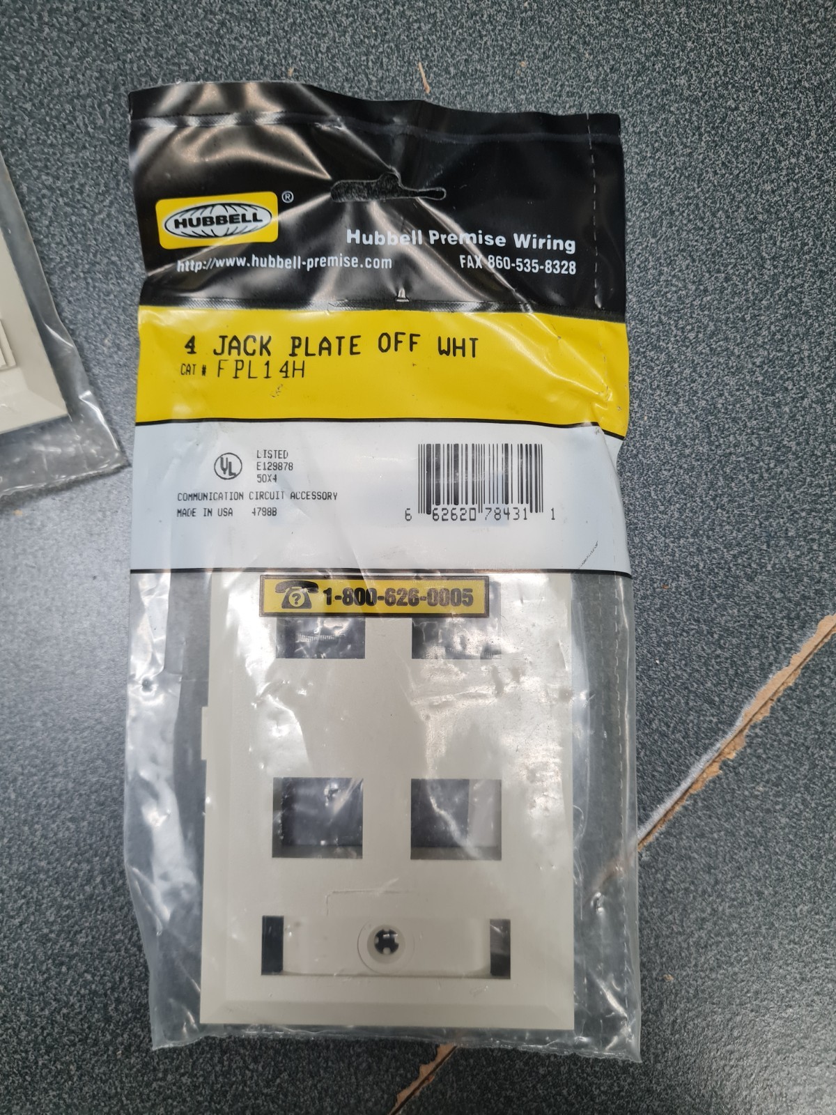 New HUBBELL FPL14H 4 port off white - Lot of 14