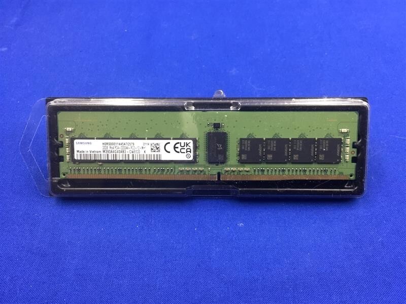 M393A4G40AB3-CWE SAMSUNG 32GB (1X32GB) 1RX4 PC4-3200AA SERVER MEMORY